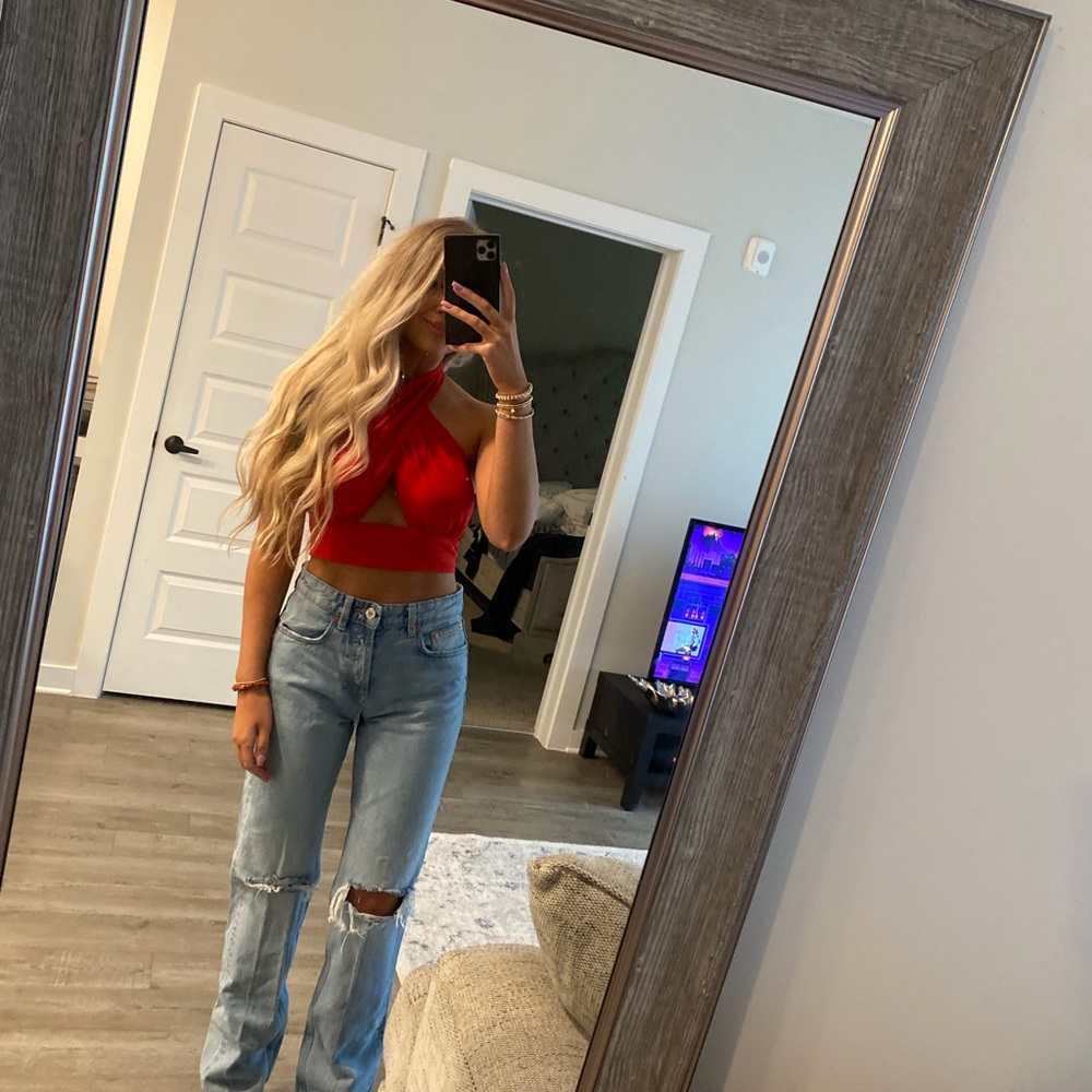 SHEIN Red Cropped Twist Halter Tank Top